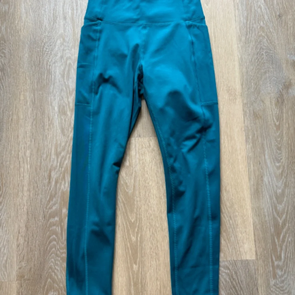 Compressive Pocket Legging - Picture 5 of 5